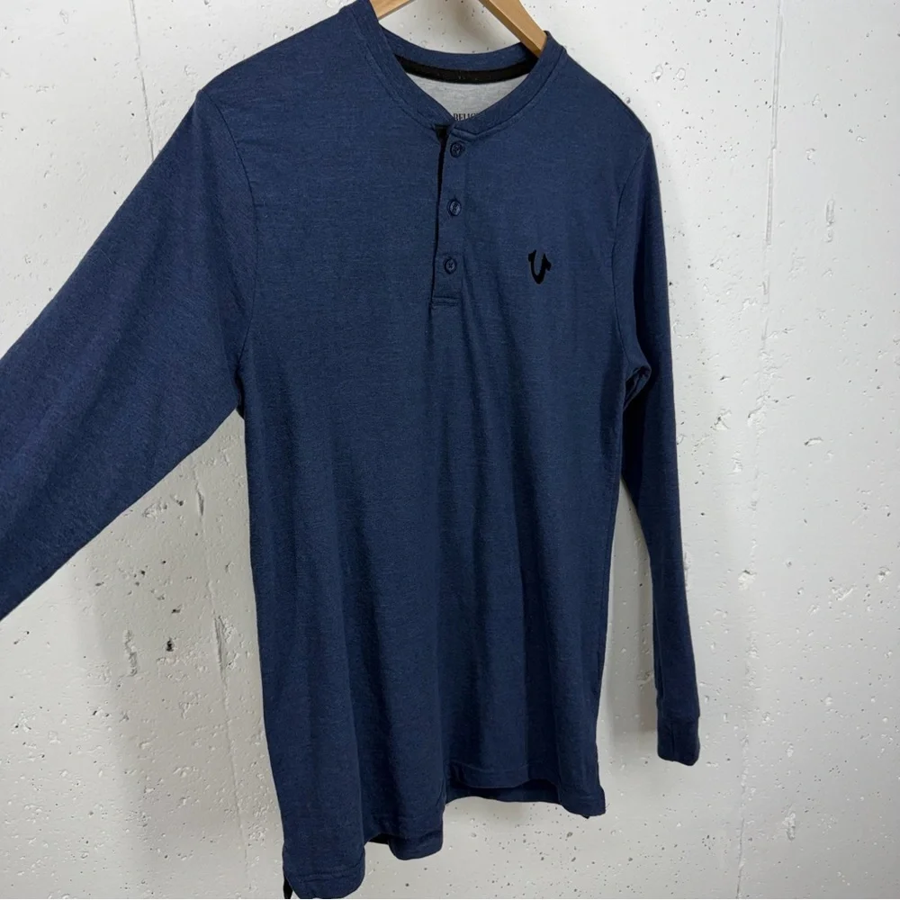 True Religion Men’s size Medium Navy Blue Horseshoe Logo Henley Shirt